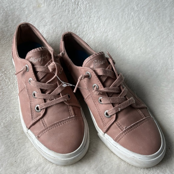 Blowfish Malibu Women's Blush Pink Sneakers size 9.5 - Picture 1 of 11